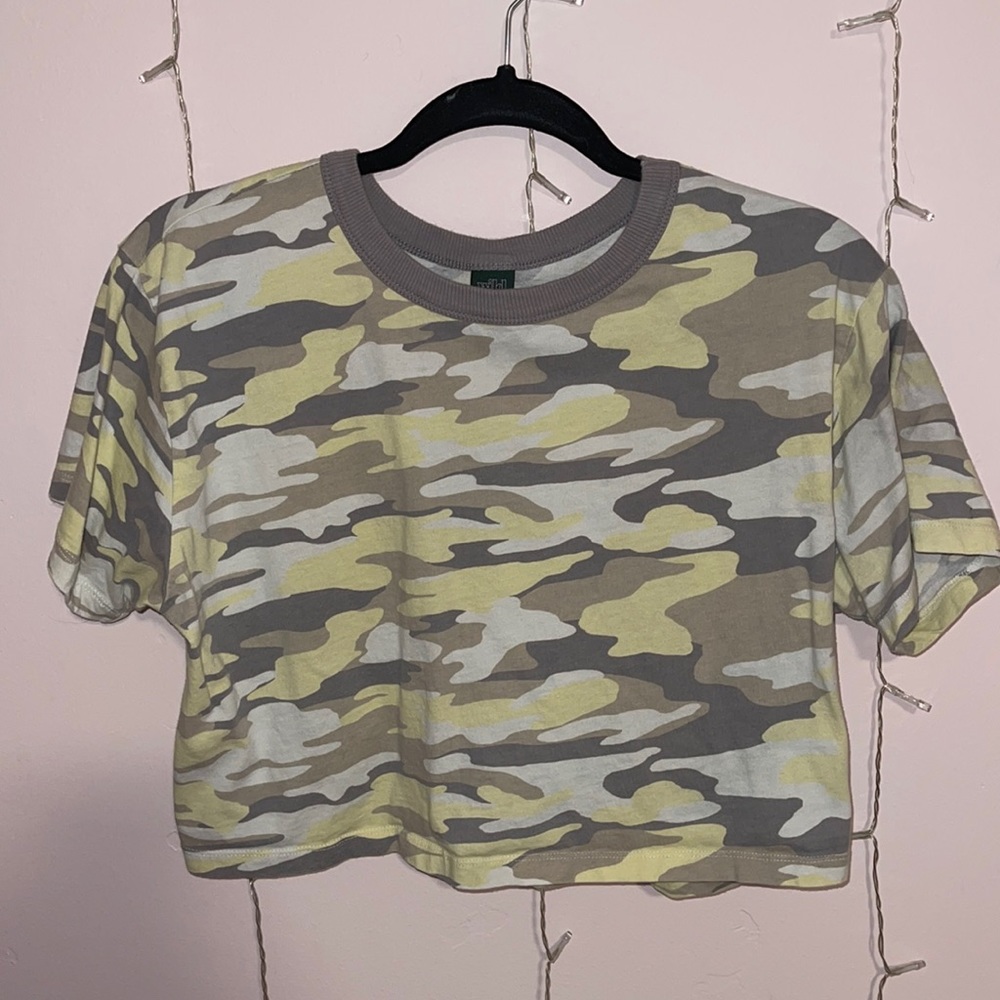 Gray and yellow camouflage cropped t-shirt